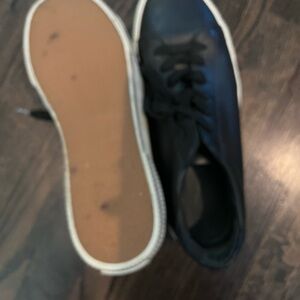 Black Casual Sneakers